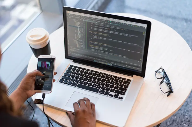 Code à l’écran d’un ordinateur portable